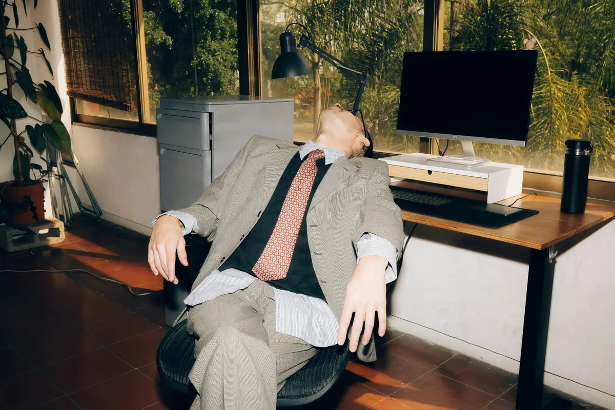 5 erreurs de posture que tout le monde fait au bureau