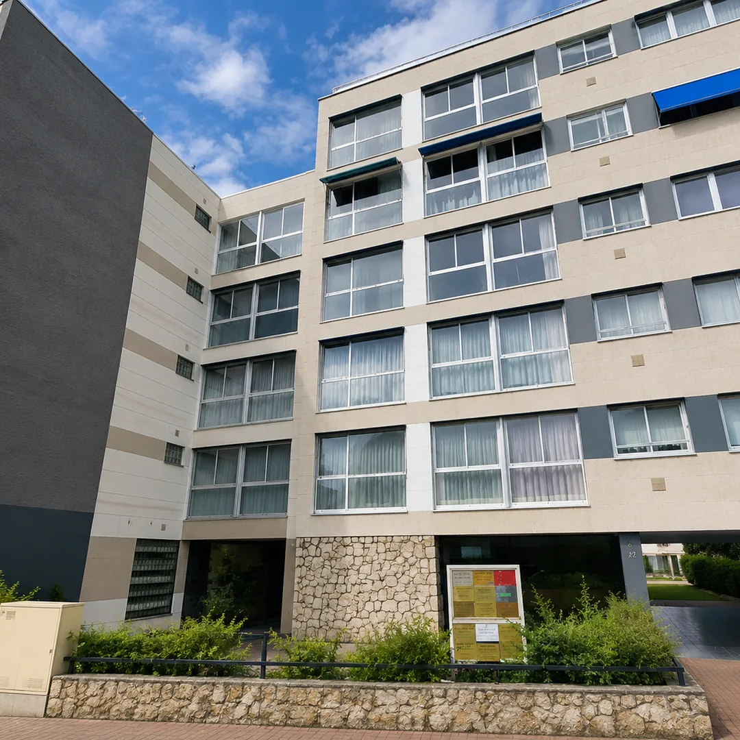 Entrée du cabinet d'ostéopathie, 20 avenue du Général Sarrail à Chatou